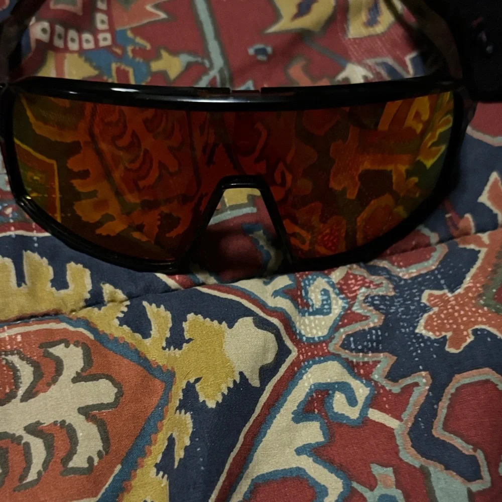 Oakley Textured Black Sunglasses Case - Picture 7 of 7